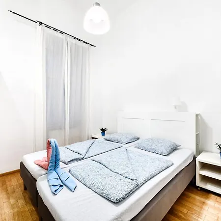 Avenue Hostal