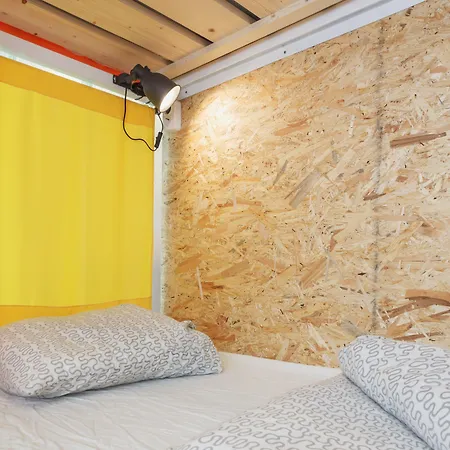 Avenue אכסניה *