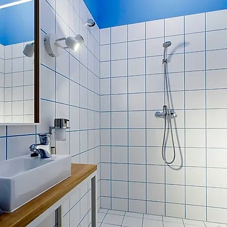 Avenue Hostal *